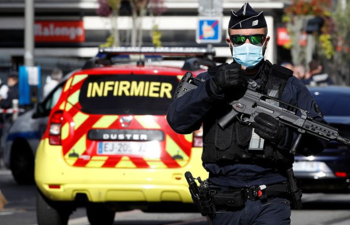 El Papa, los obispos franceses y los líderes europeos condenaron el atentado terrorista en Niza