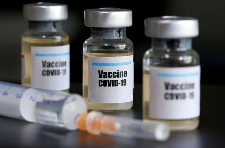 Reino Unido analiza infectar a voluntarios con COVID-19 para probar la efectividad de las vacunas candidatas