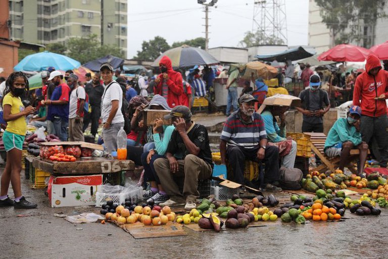 Días de la Alimentación en Venezuela: la oposición denuncia que cientos de miles de habitantes comen una sola vez al día