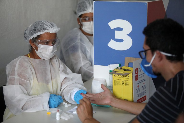 Segunda ola de coronavirus en Brasil: los gobiernos regionales le piden a Jair Bolsonaro evitar una “tragedia epidemiológica”