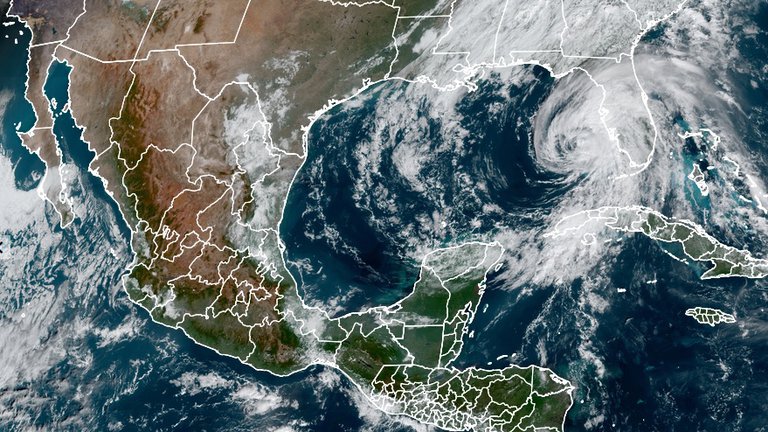 Eta se intensificó a huracán de categoría 1: estos serán sus efectos sobre México