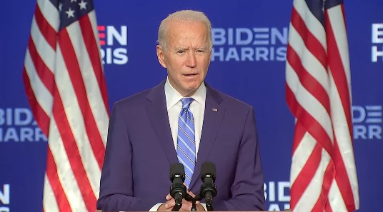 Joe Biden pide contar cada voto mientras se acerca a la Presidencia de los Estados Unidos