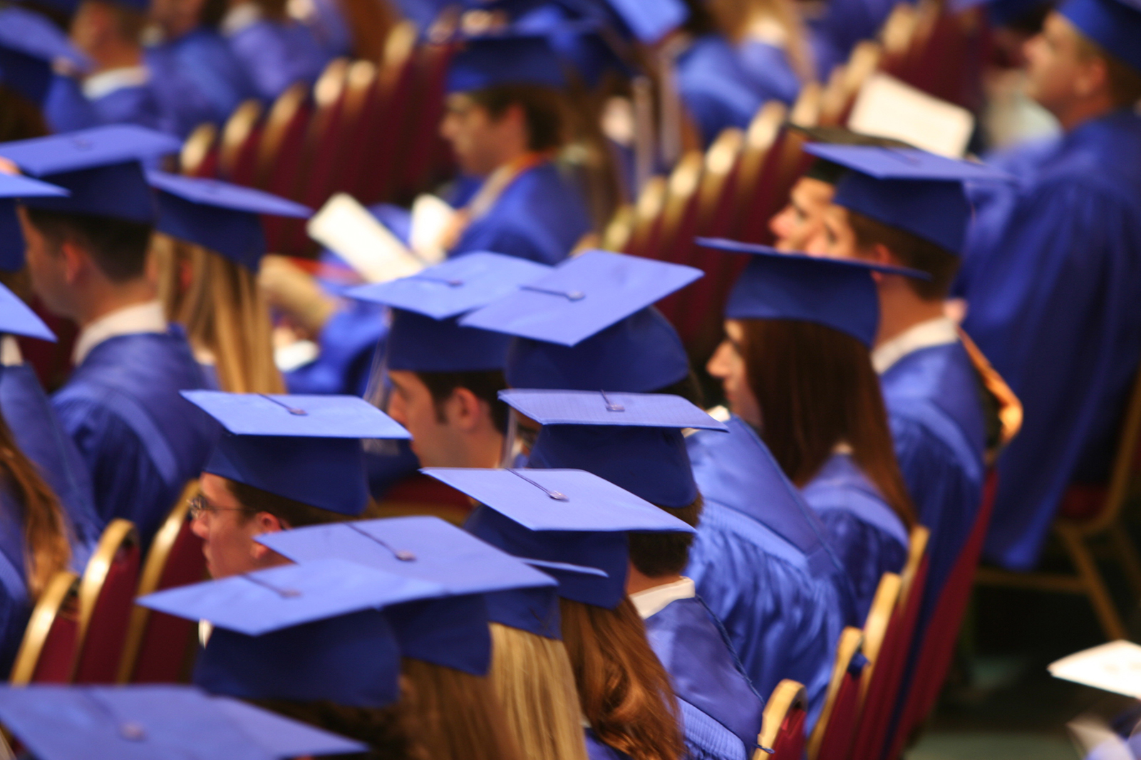 MEP anuncia protocolo para graduaciones: Estudiantes solo podrán acudir con un acompañante