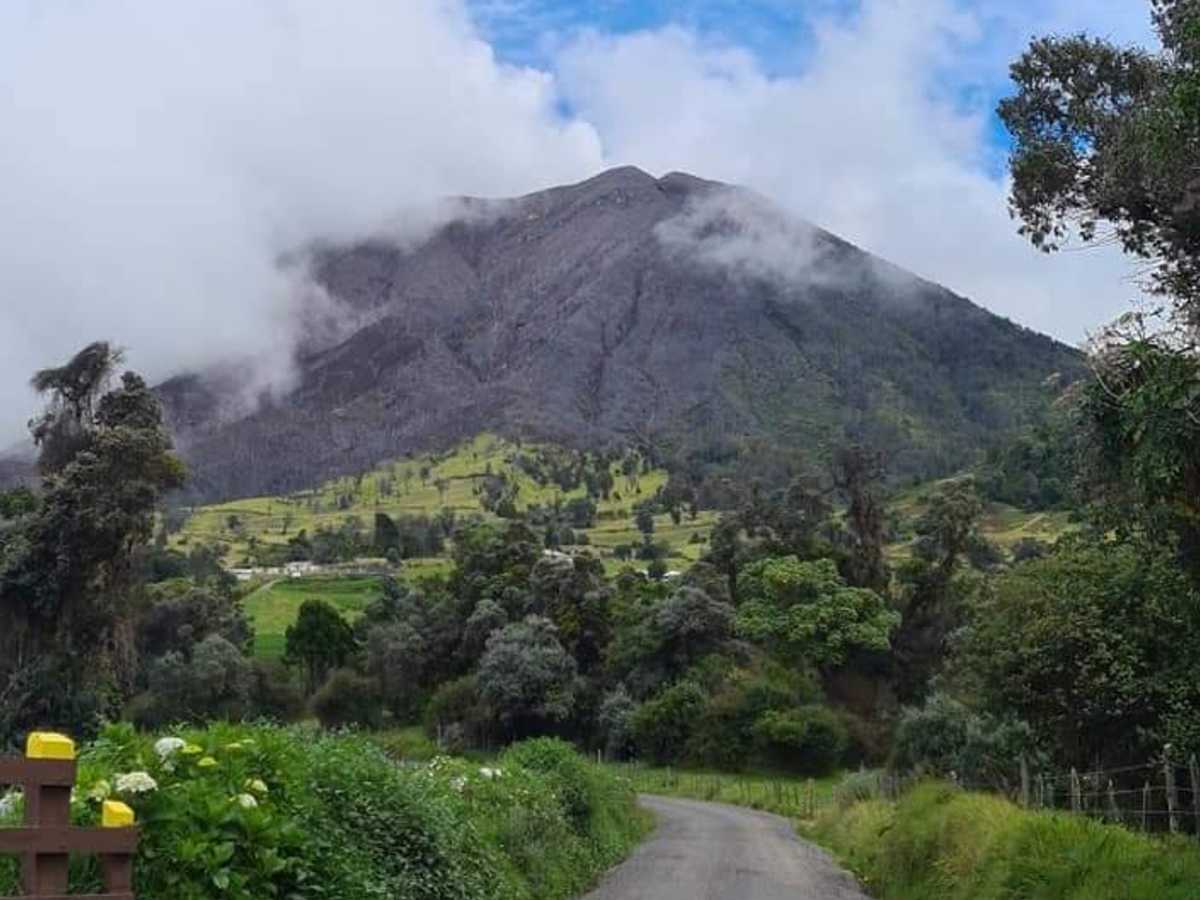 Persisten ingresos ilegales en Parque Nacional Volcán Turrialba a pocos días de su reapertura