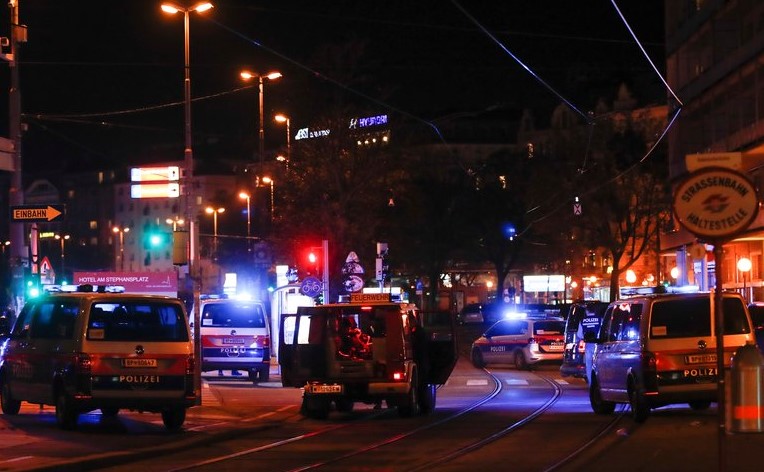 Seis ataques coordinados en Viena: al menos un muerto y 15 heridos