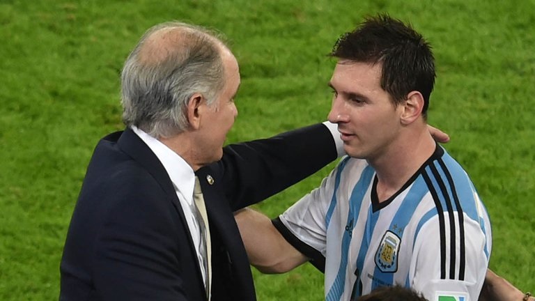 Lionel Messi compartió un sentido mensaje por la muerte de Sabella: “Fue un placer compartir tanto con vos”