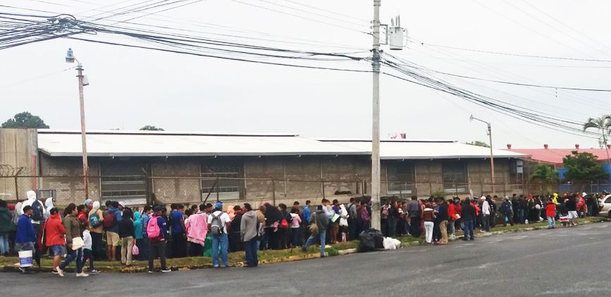 Informe señala que mayoría de nicaragüenses exiliados en Costa Rica percibe menos de ¢100 mil mensuales