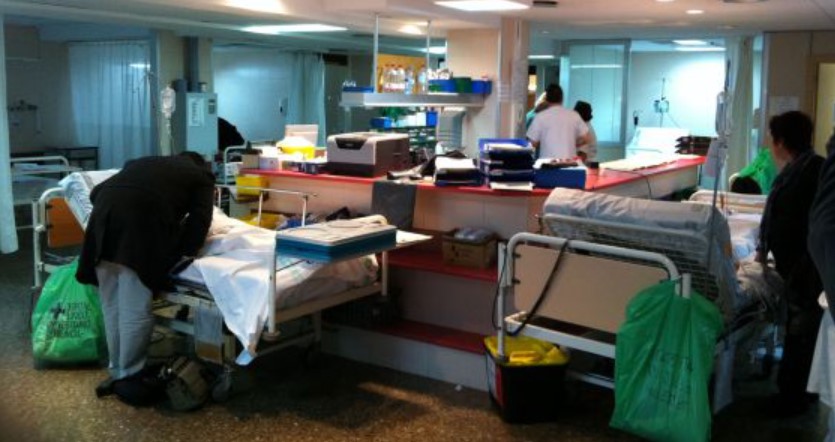Camas para pacientes Covid-19 no dan abasto en hospitales de la GAM