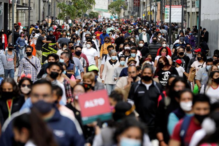 “México nunca salió de la primera ola de COVID-19”: la dura declaración de la OMS ante el repunte de contagios en el país