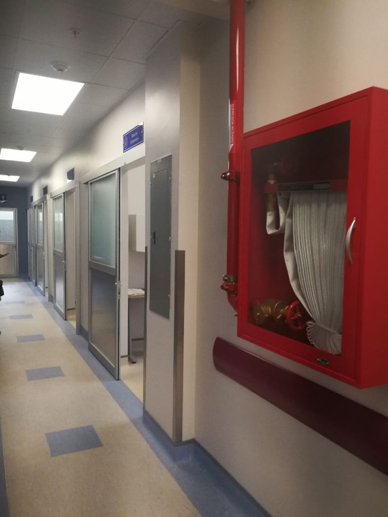 Visita a pacientes en hospitales San Juan de Dios y México seguirán suspendidas y no se reanudarían en el corto plazo