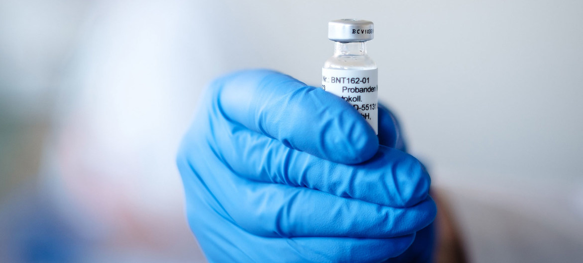 Grupos de riesgo tendrán prioridad para recibir vacuna contra Covid-19: Ministro dice que son seguras y pide ignorar rumores
