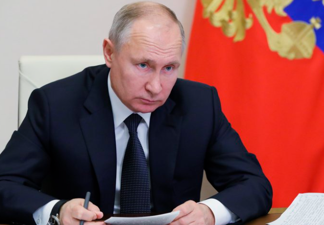 El Kremlin anunció que ahora Vladimir Putin decidió vacunarse con la Sputnik V contra el coronavirus