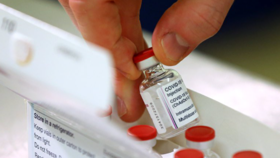 El Reino Unido comenzó a aplicar la vacuna de Oxford/AstraZeneca contra el covid-19
