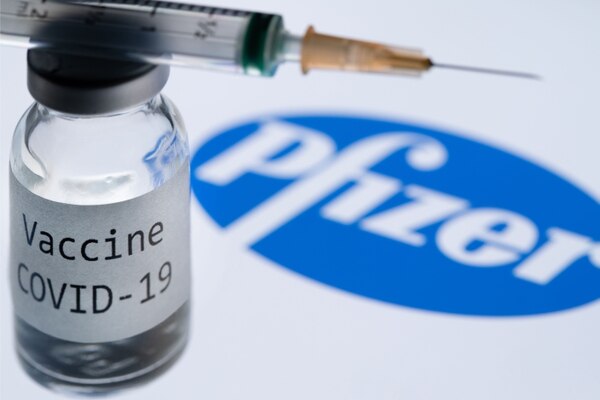 CCSS verifica que se pueda extraer seis dosis por frasco de la vacuna de Pfizer