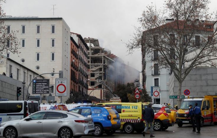 Una fuerte explosión destrozó una residencia de ancianos en el centro de Madrid