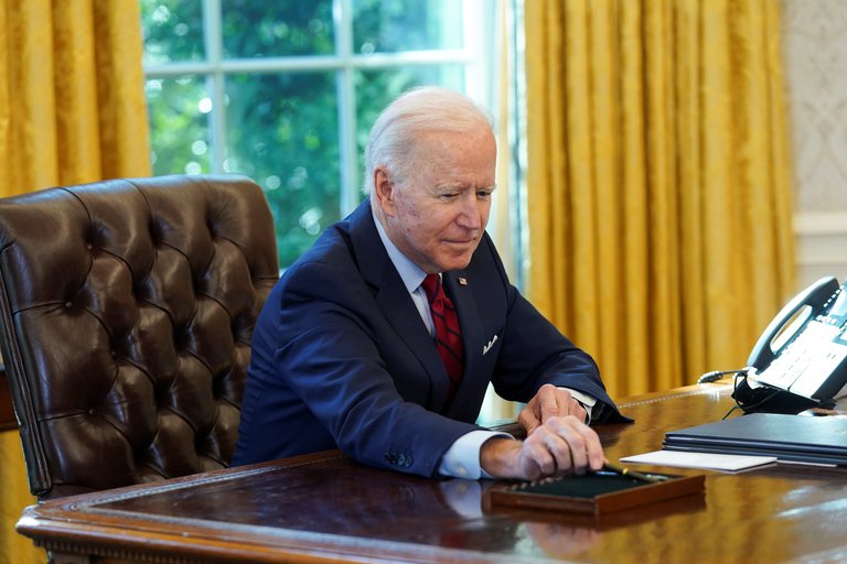 Joe Biden revirtió distintas medidas impuestas durante el gobierno de Donald Trump que restringían el acceso al aborto
