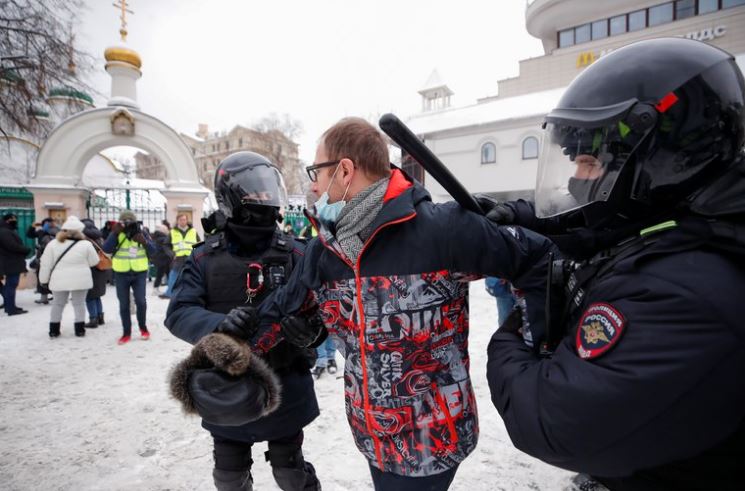 Represión en Rusia: Policía detuvo a más de 3.000 manifestantes en protestas que reclaman liberación de Alexei Navalny