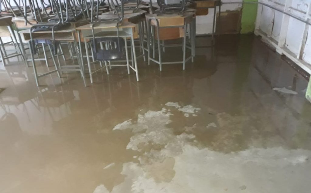 140 centros educativos del MEP corren para solucionar cierres, escasez de agua y fallas eléctricas