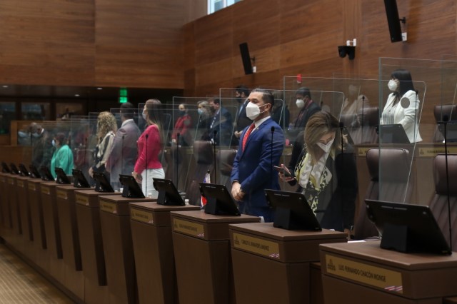 Resumen Legislativo: Diputados se reunieron con FMI, aprobaron presupuesto para vacunas contra Covid-19 y audiencia del MEP quedó inconclusa