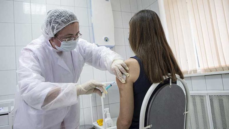 MEP descarta vacunación contra el Covid-19 a educadores por falta de vacunas