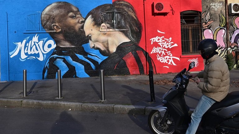 Ibrahimovic vs. Lukaku: el mural que calentó la previa del partido del año en la Serie A