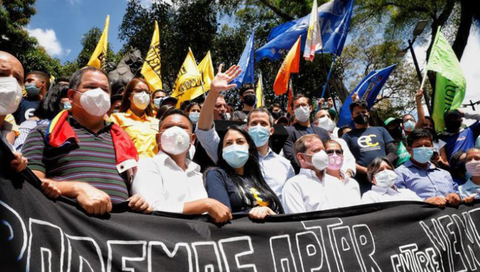 Juan Guaidó participó de las marchas de los estudiantes venezolanos