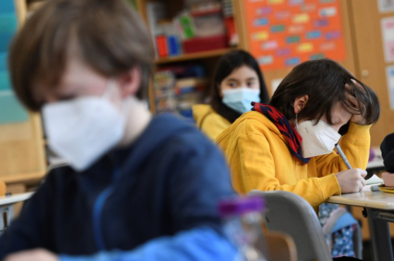 Los estudiantes alemanes regresan a las escuelas pese al aumento de los casos de coronavirus