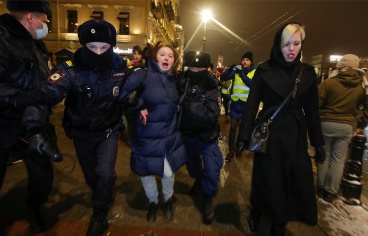 La policía rusa detuvo a más de mil personas durante las manifestaciones por la condena a prisión del líder opositor Alexei Navalny