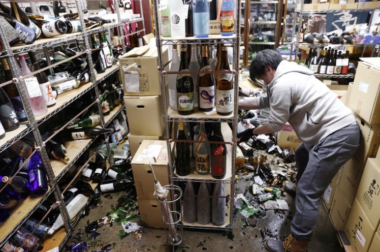 Más de 100 heridos en Japón tras terremoto frente a costas de Fukushima
