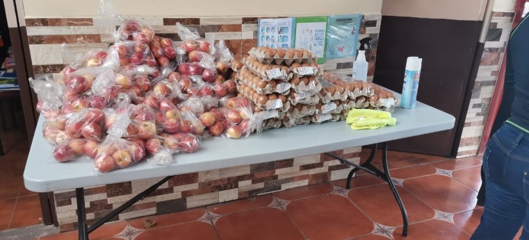 Fiscalía acusa a mujer que habría botado alimentos del MEP en Turrialba