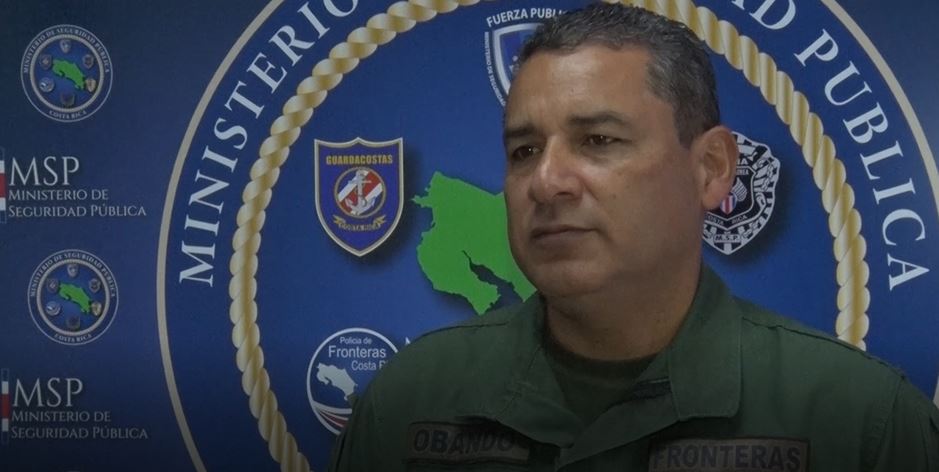 Juez ordena reubicar de puesto a director de Policía de Fronteras investigado por aparente violación