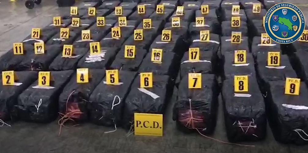 Decomisan dos toneladas de cocaína en contenedor de piña con destino a Bélgica