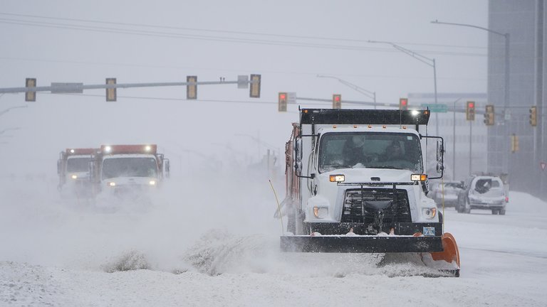Tormentas de nieve y frío en EEUU: al menos 11 muertos y más de 4,3 millones de personas sin servicio eléctrico