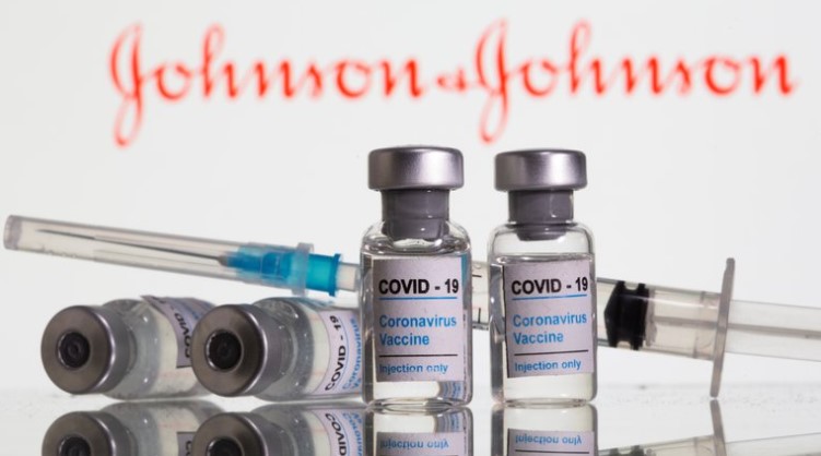 Un panel de expertos recomendó a la FDA la aprobación de emergencia de la vacuna de Johnson & Johnson contra el COVID-19 en Estados Unidos
