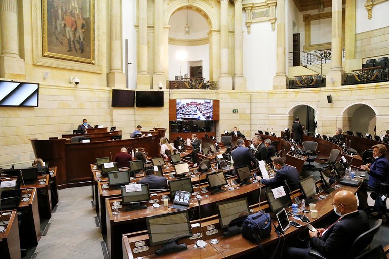 Más colombianos pagando impuestos y un mayor IVA: esto es lo que se sabe de la nueva reforma tributaria