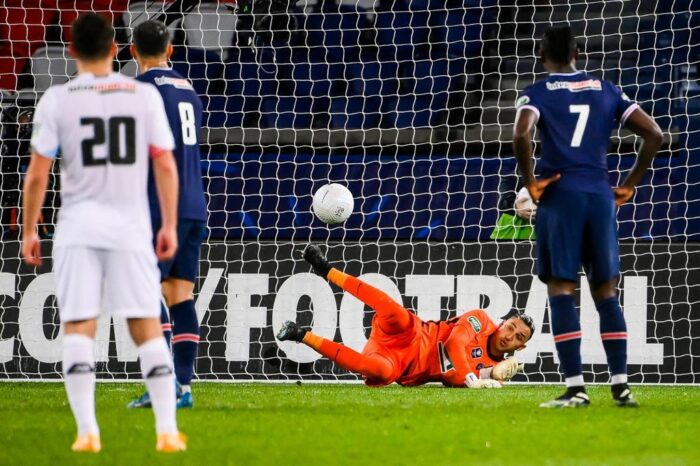 Keylor Navas detiene un penal y avanza junto al PSG a cuartos de final de Copa de Francia