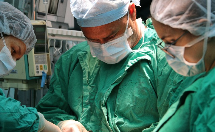 Hospitales de Heredia y San Juan de Dios retomaron cirugías este lunes tras disminución de casos de Covid-19
