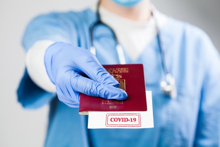 “Pasaporte COVID”: cómo será el certificado de vacunación gratuito que buscan aprobar en Europa