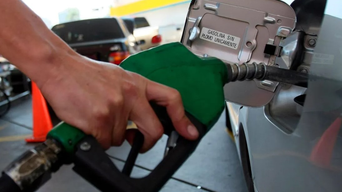 Inflación disminuyó en febrero y se ubicó en 0,41%: Gasolina, gas licuado y boletos aéreos subieron de precio