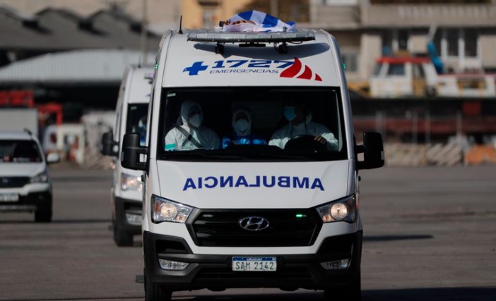 Médicos uruguayos alertan que unidades de cuidados intensivos en la frontera con Brasil están cerca de quedar saturadas