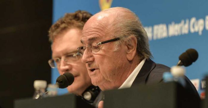 Blatter quedó inhabilitado de toda actividad relacionada con el fútbol hasta 2028