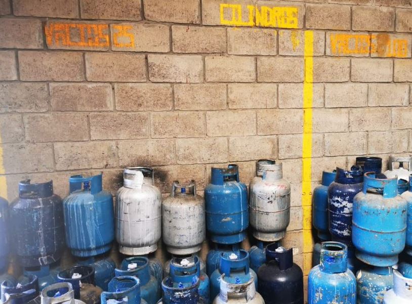 Autoridades encuentran 230 cilindros de gas en mal estado que estaban listos para la venta