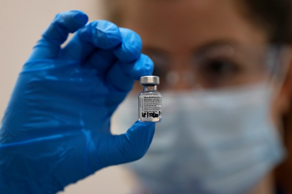 12 mil trabajadores de salud del sector privado ya fueron vacunados contra el Covid-19