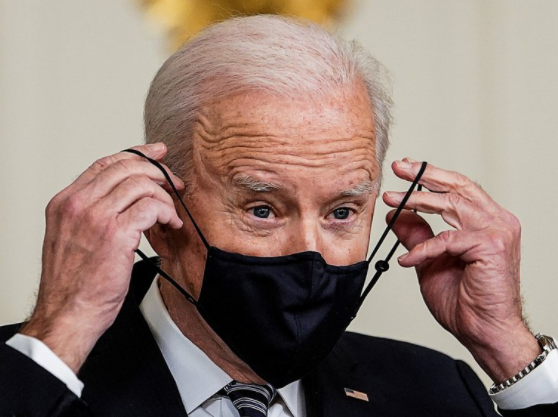 La gestión de Joe Biden contra la pandemia tiene una aprobación del 73% de los estadounidenses