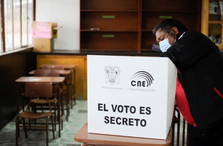 Ecuador garantizó la transparencia del ballotage: “Los apagones informáticos quedaron en el pasado”