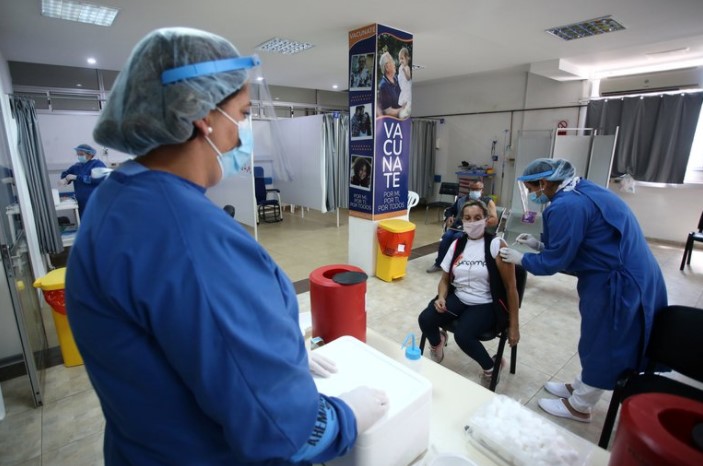 Uruguay lidera el ránking de vacunación per cápita contra el COVID-19 en abril