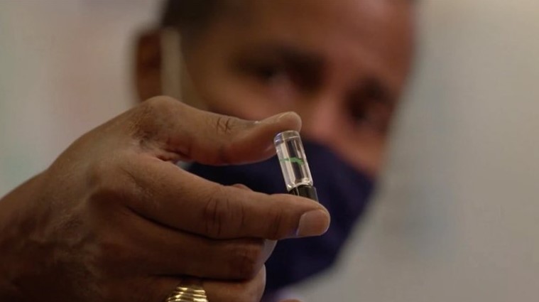 El Pentágono estudia el desarrollo de un microchip implantable para detectar el SARS-CoV-2