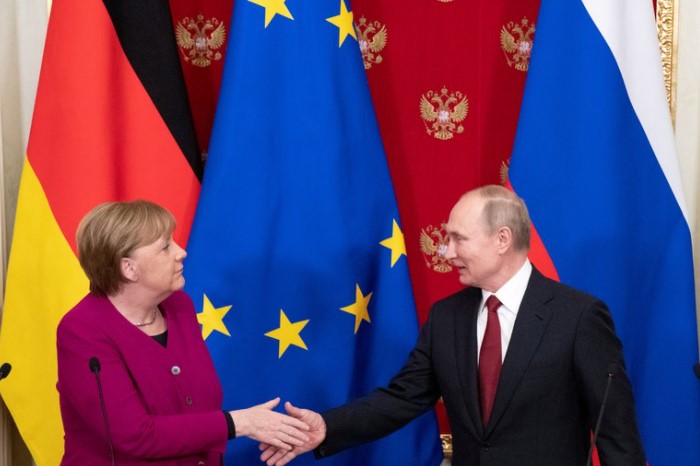 Alemania negociará con Rusia la posible compra de la vacuna Sputnik V, pero la aplicará sólo si el regulador europeo la autoriza