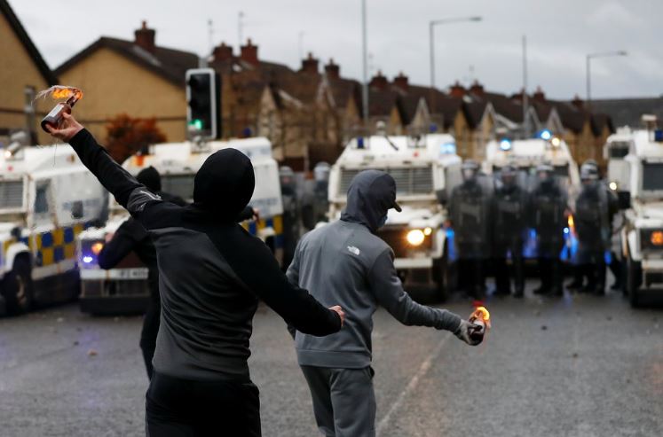 Nuevos incidentes en Irlanda del Norte horas después de que la UE condenara la violencia