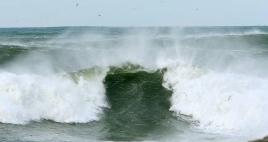 Autoridades reiteran precaución ante corrientes peligrosas y oleaje alto en playas